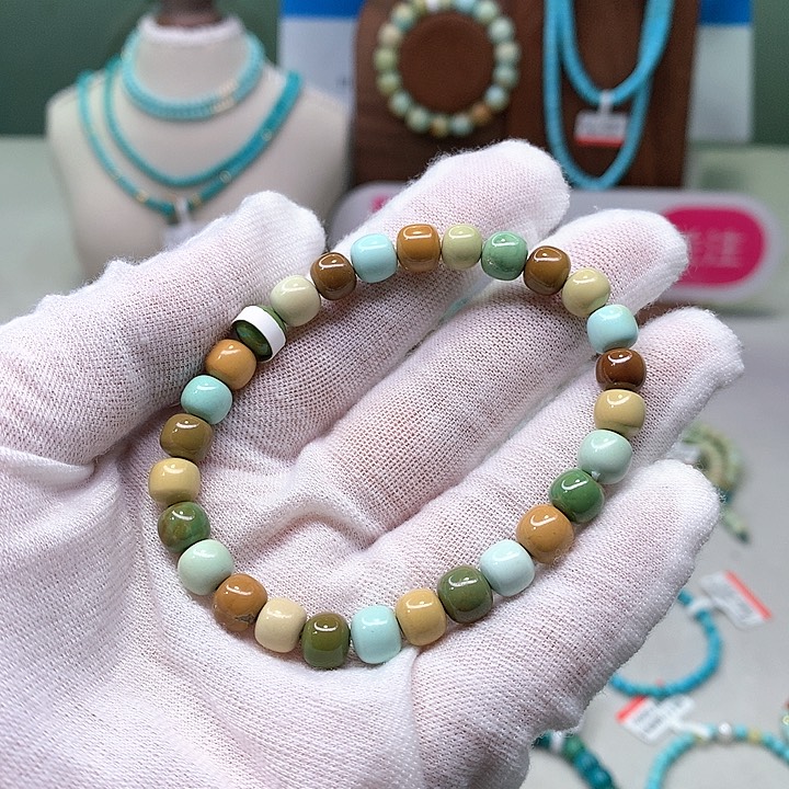 绿松石配饰未镶嵌