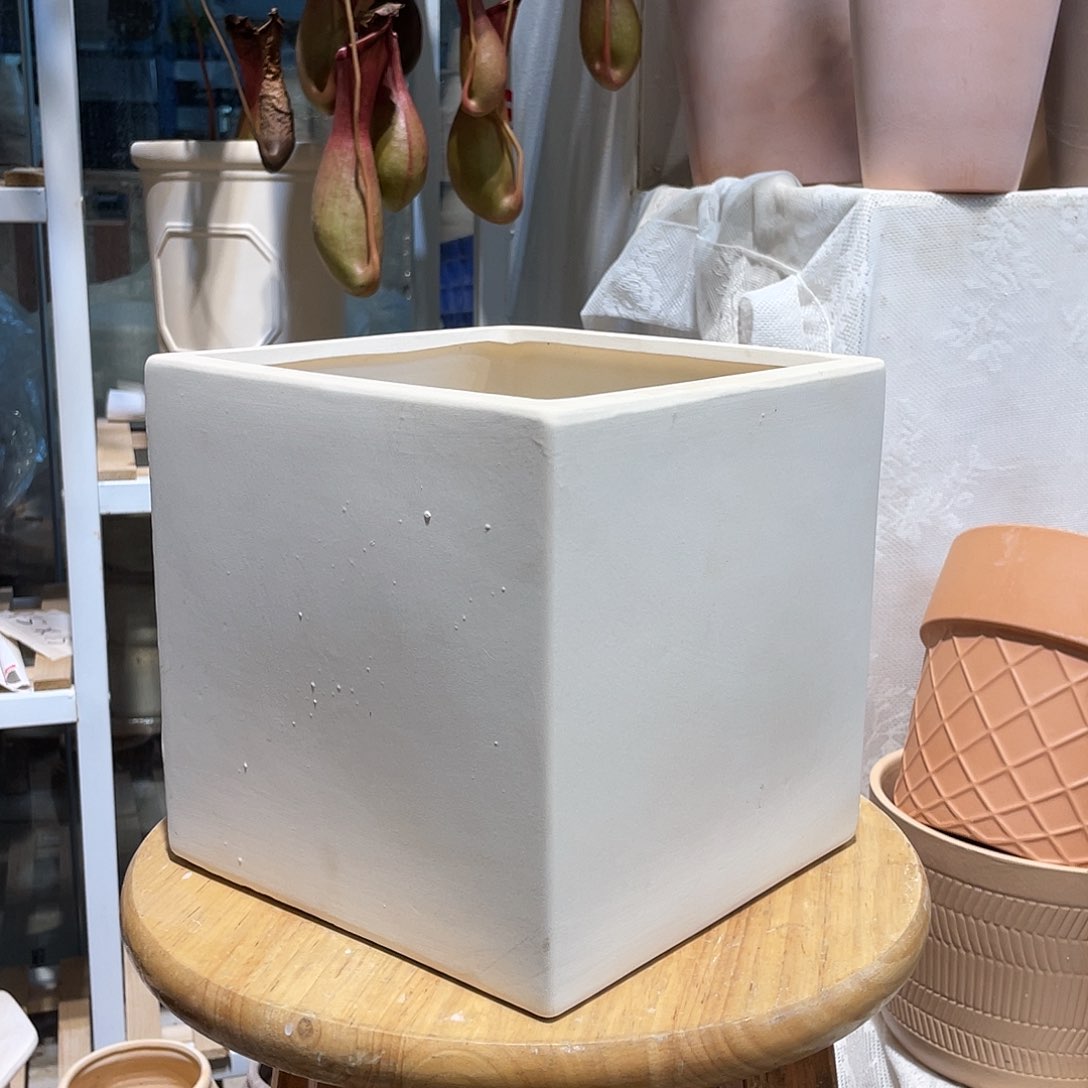 红陶20CM（含）-50CM（不含）18×18(灰尘)