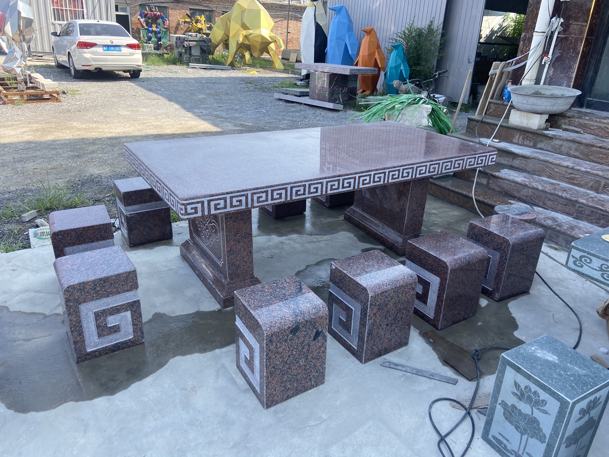 中国红两米乘1米的一桌八凳