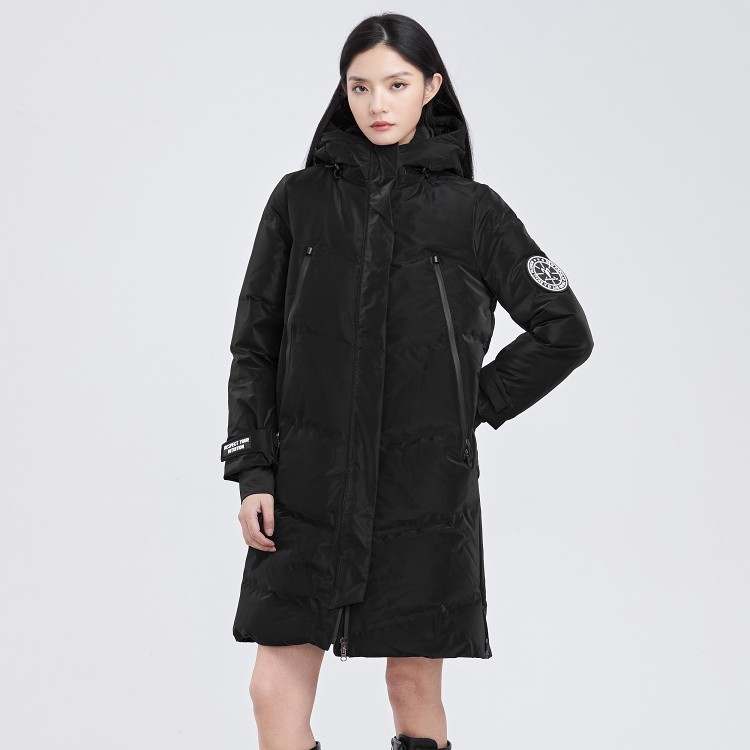 S·DEER圣迪奥女装气质高领连帽字母胶印光面长款羽绒服S20482403