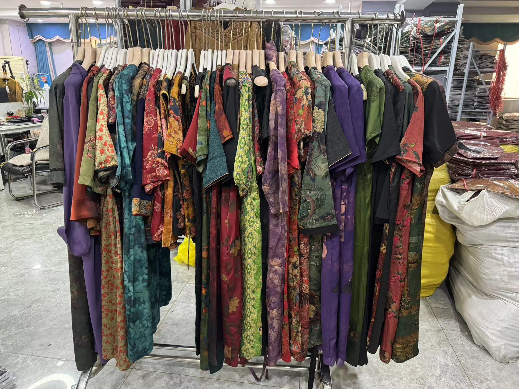 连衣裙小衫随机发放