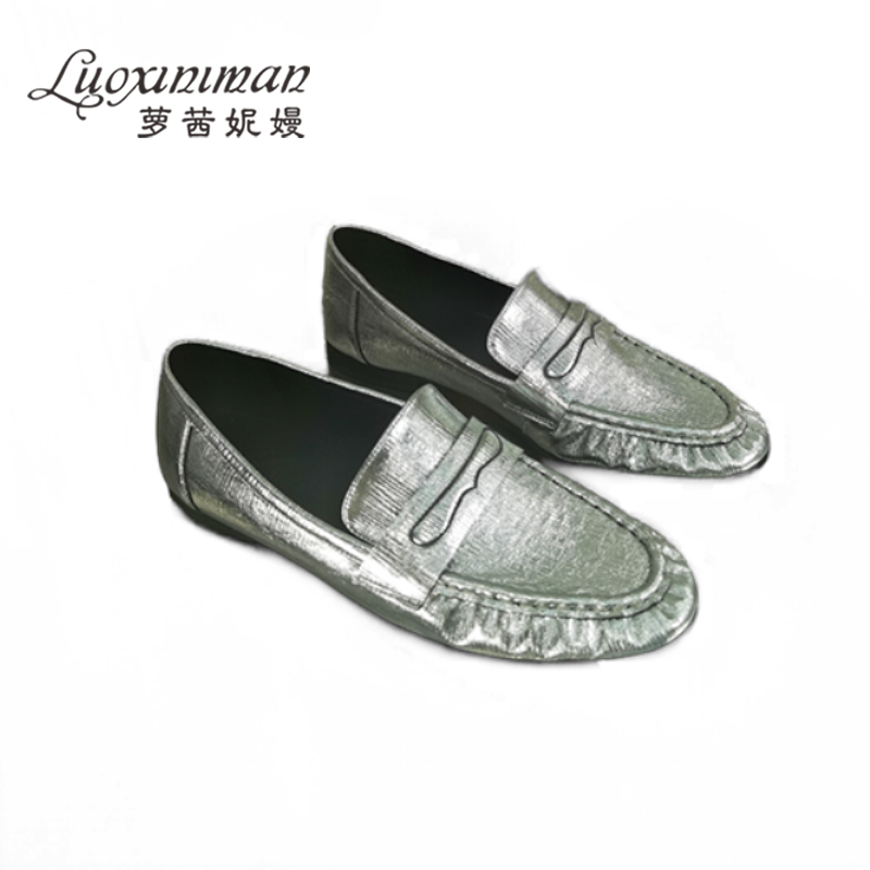 萝茜妮嫚复古英伦头层牛皮蜥蜴纹褶皱圆头平跟经典低帮女士乐福鞋