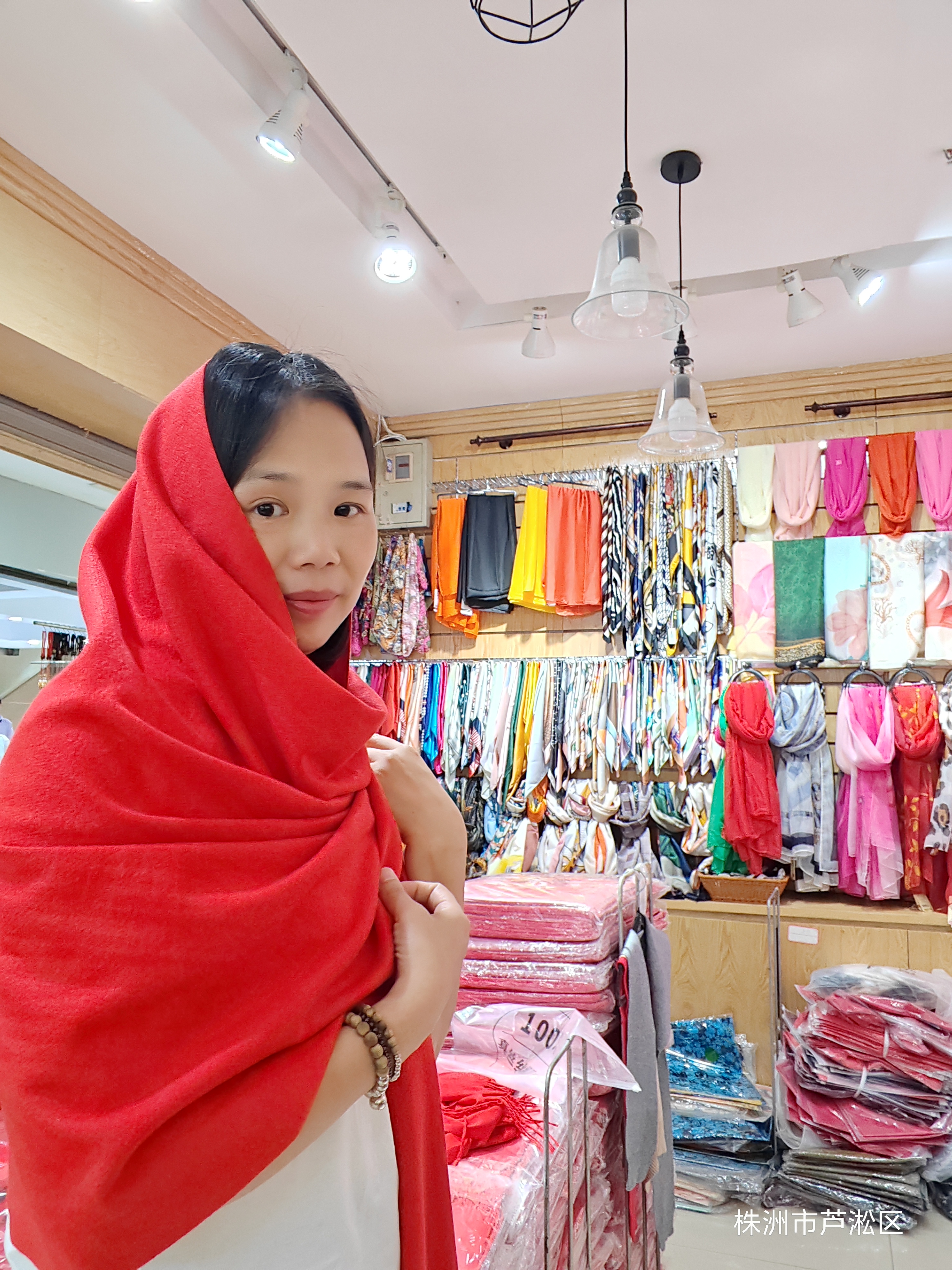 红围巾红红火火过大年