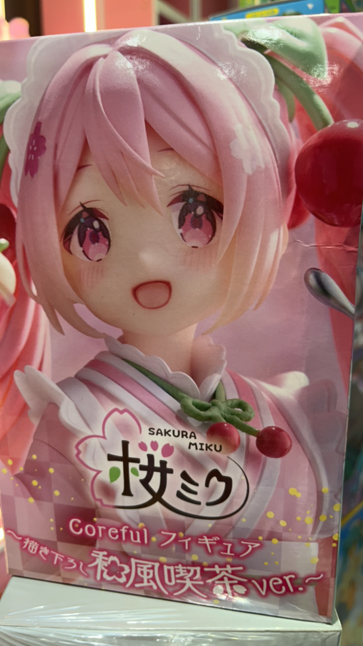 潮玩初音未来手办周边