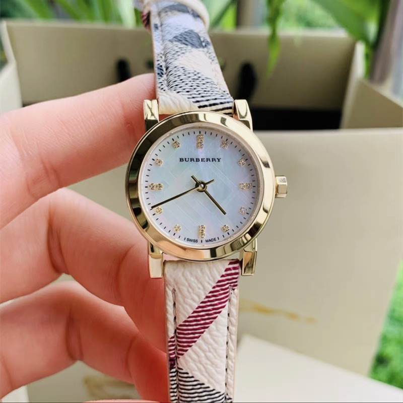 【桔夕静文专属】Burberry博柏利皮带款带钻石英女腕表26表盘BU9226