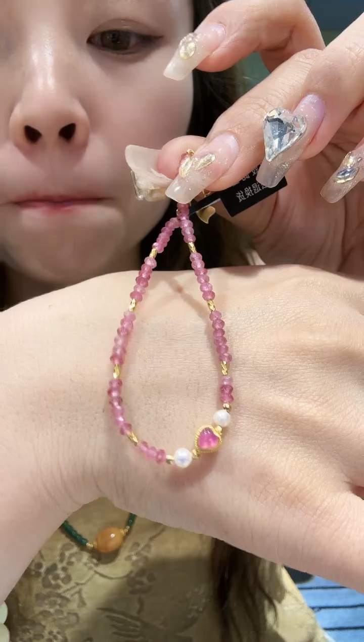 【闪购商品】碧玺手链银S925镶嵌碧玺爱心手链