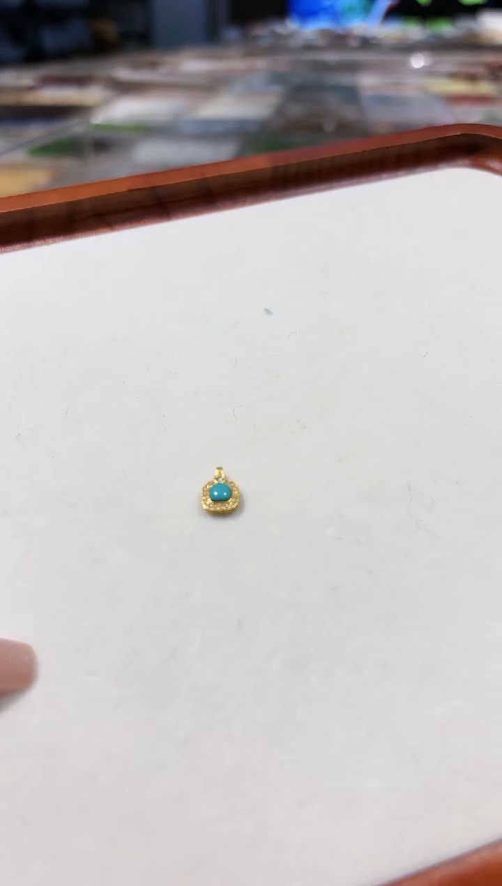 【闪购商品】绿松石吊坠(不含链)18K金镶嵌高磁高蓝绿松方扣