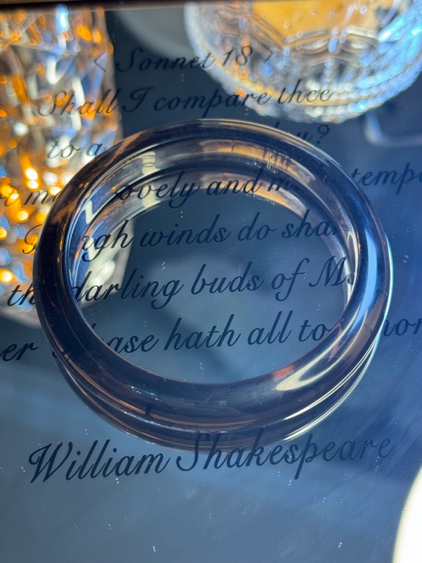 《纯净冰透·冰曜石手镯，优雅环绕尽显高贵冷艳》