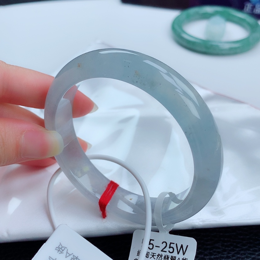 【闪购商品】翡翠手镯未镶嵌轩*?