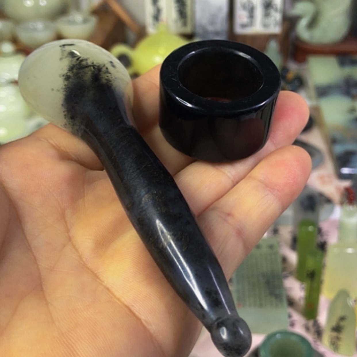 【闪购商品】蛇纹石玉扳指，铂金棒未镶嵌