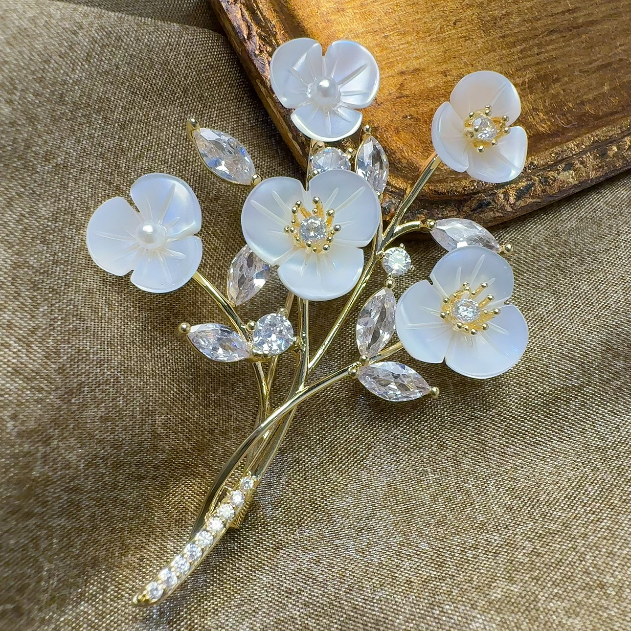 黄铜贝壳胸针 中古国风外贸胸针小众设计师品牌白梅