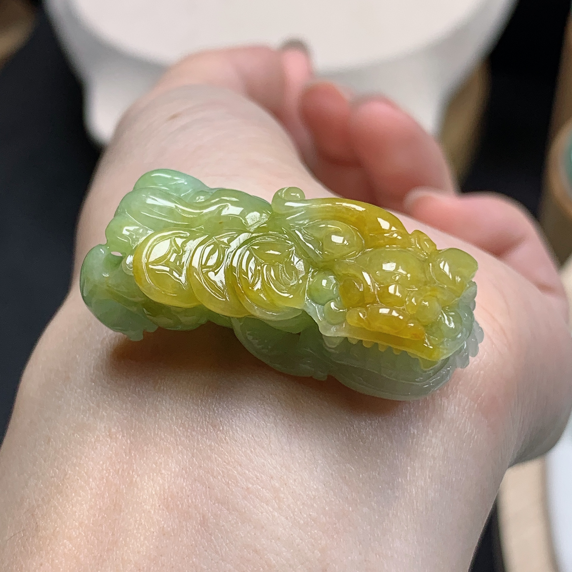 缅甸天然A货翡翠黄翡招财霸王貔貅吊坠39.2-15.6-13.9mm