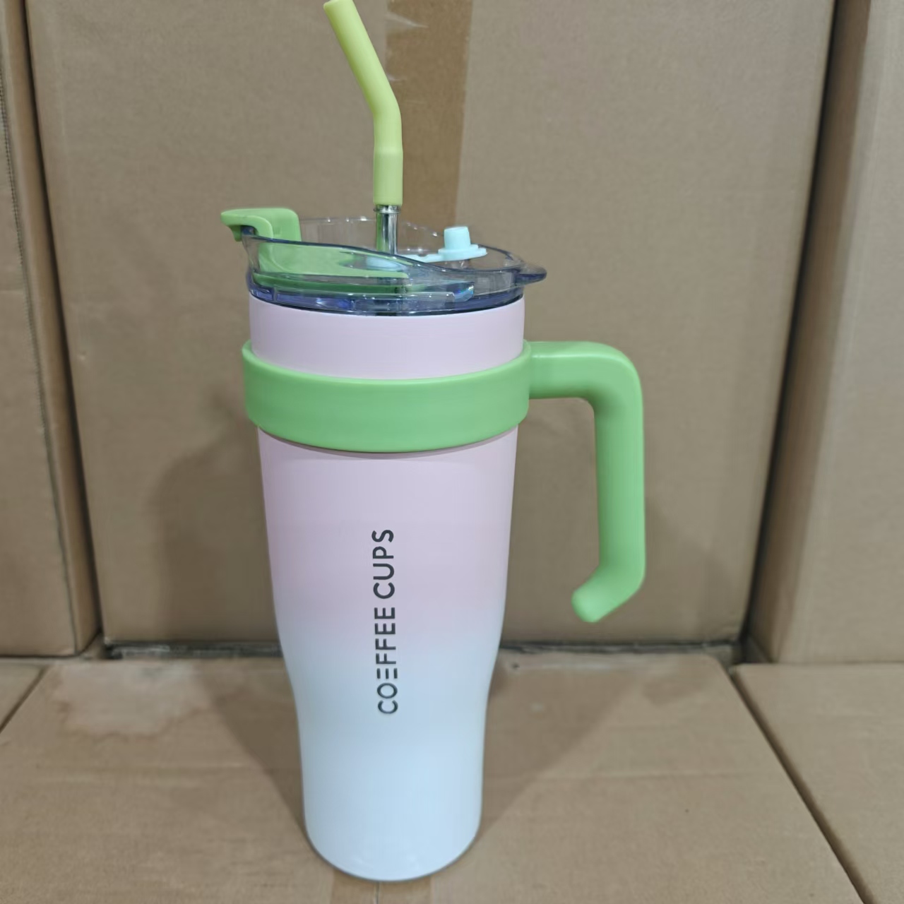 巨无霸冰霸杯汽车杯家用大容量保温杯吸管杯高颜值水杯