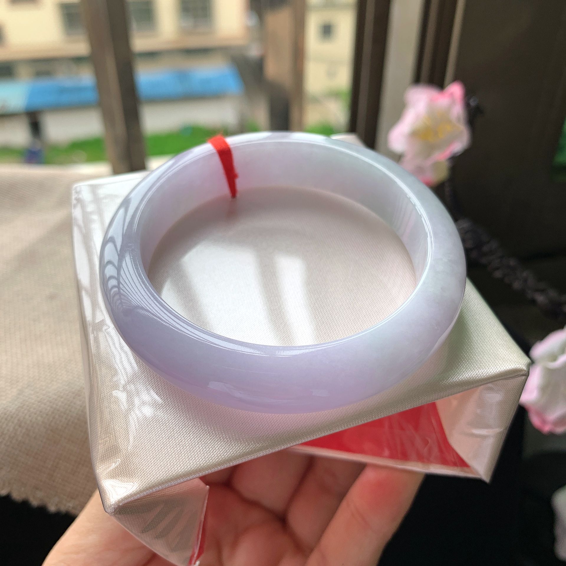 天然翡翠缅甸A货内径54.6mm正品水润春彩少女气质精美宽边玉手镯