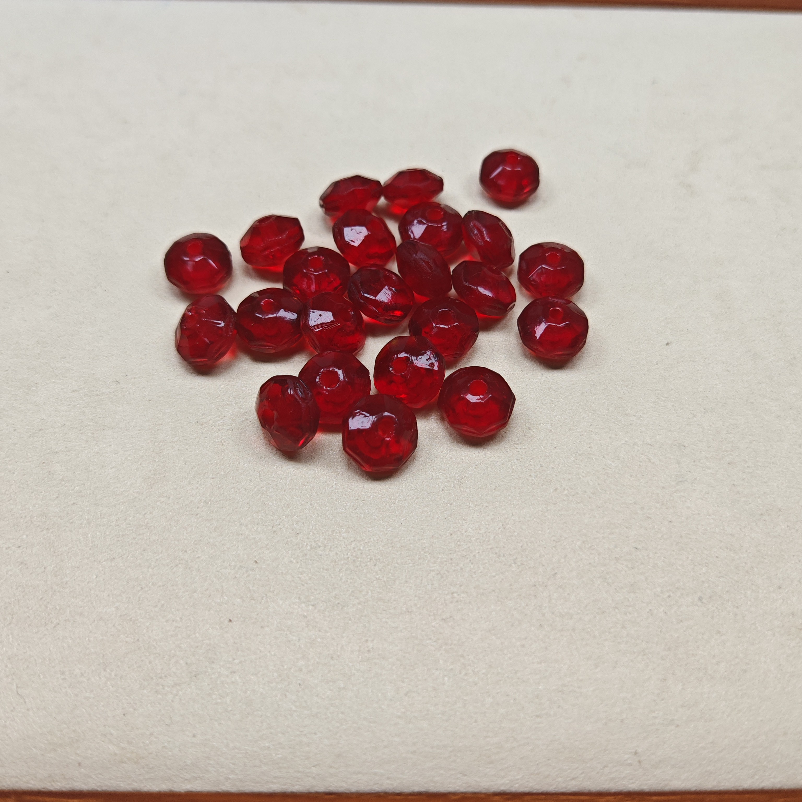 进口凡士琳红色琉璃散珠（5个一组）（约8mmX13mm）