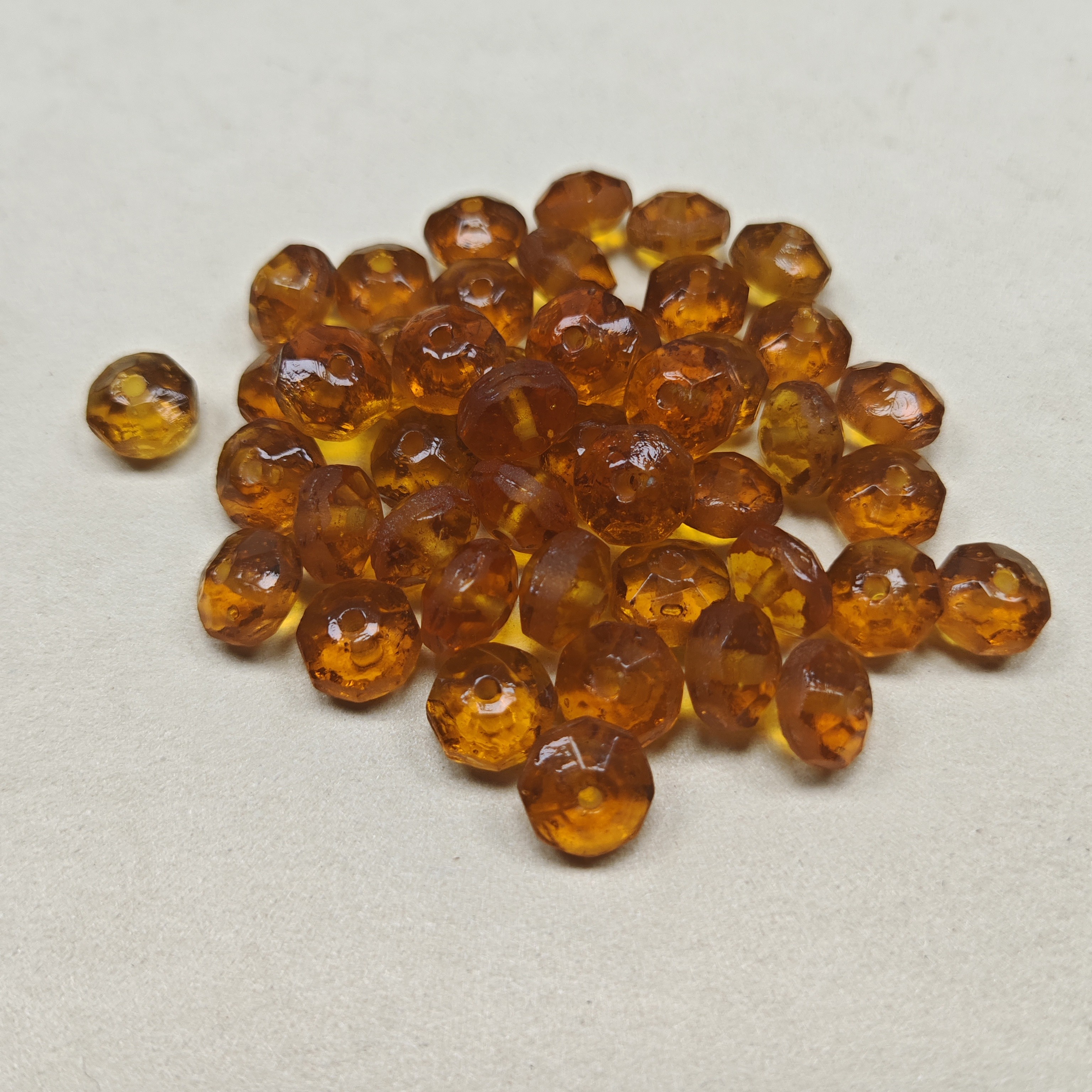 进口凡士琳黄色琉璃散珠（5个一组）（约8mmX13mm）