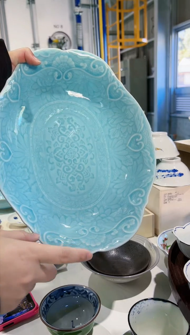 【闪购商品】瓷碗青磁 花唐草彫楕円盛鉢