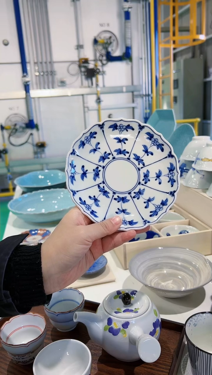 【闪购商品】瓷碗割草花　輪花五寸皿