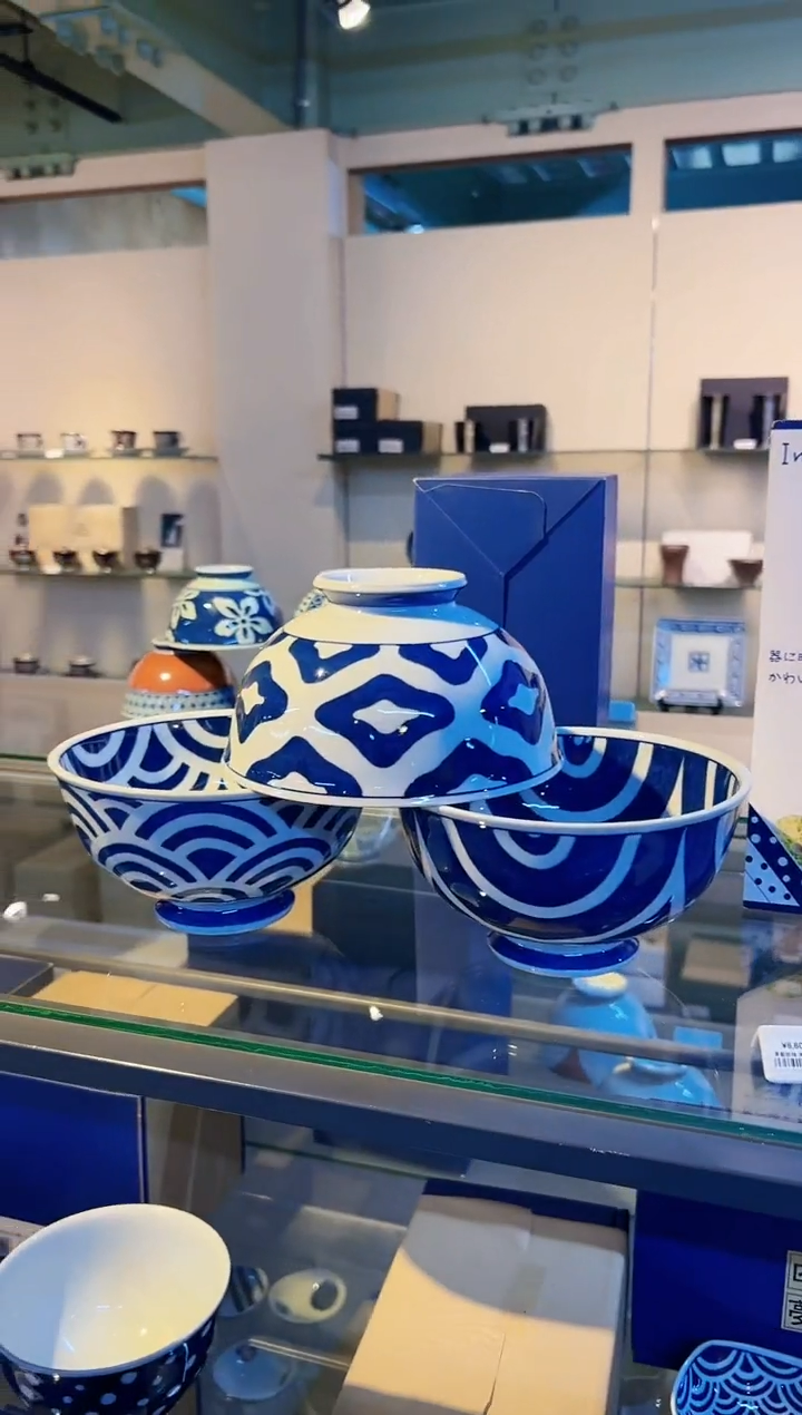 【闪购商品】瓷碗青藍紋様 丼トリオ〈色ダ〉
