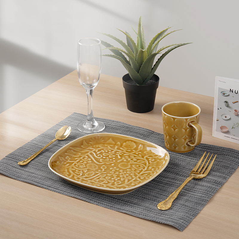 波佐见烧日本原装进口和山窑陶瓷浮雕花游餐盘多色方盘日式家用盘