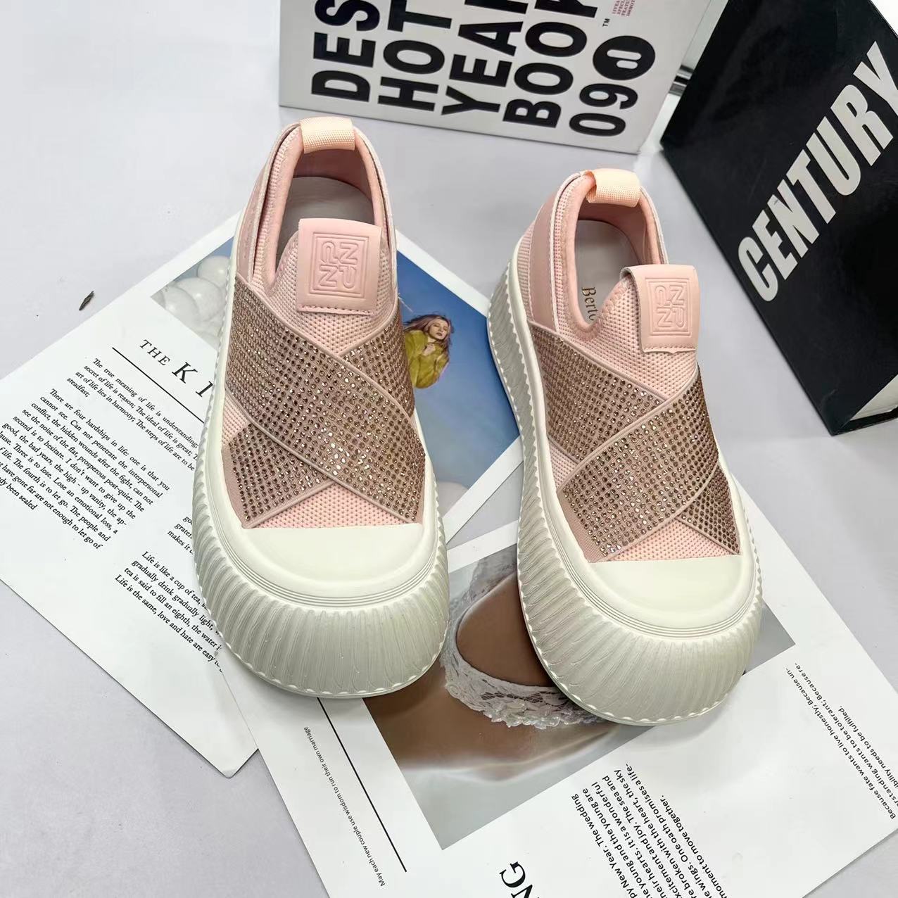 新款气质百搭潮流女款休闲鞋/BG/8909-3