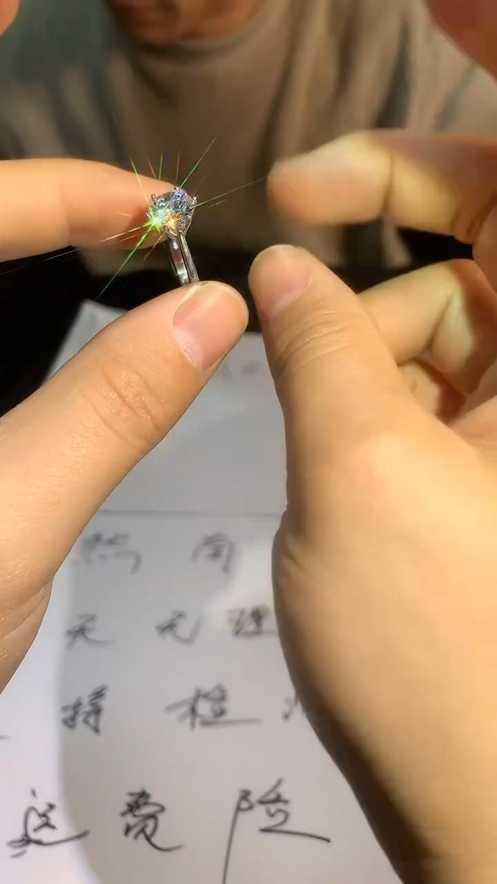 【闪购商品】南非周家6爪2ct