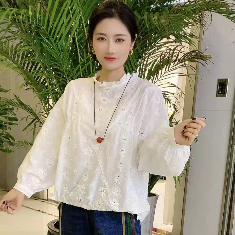 提花木耳领后面系扣衬衫