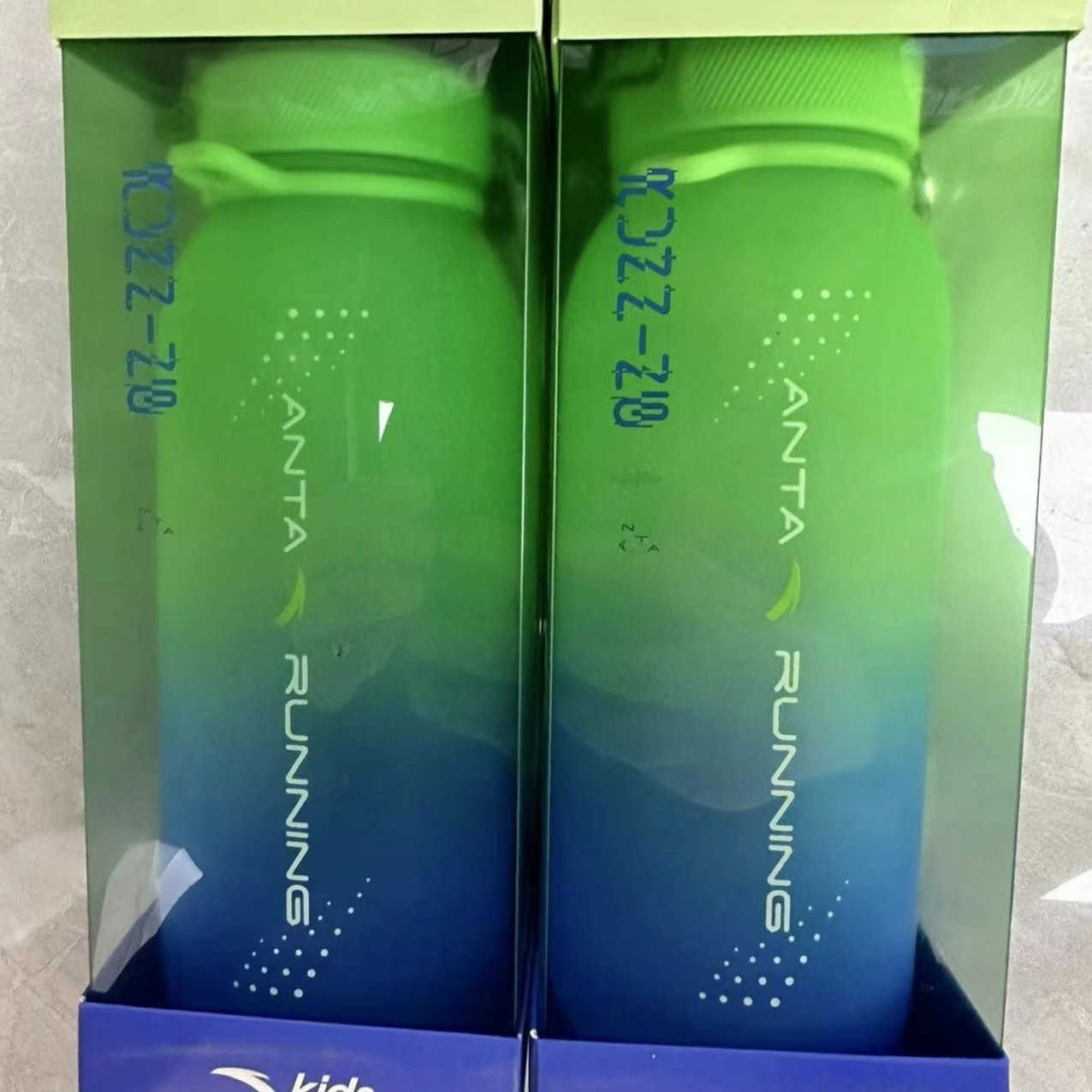 安踏咕噜运动水杯
