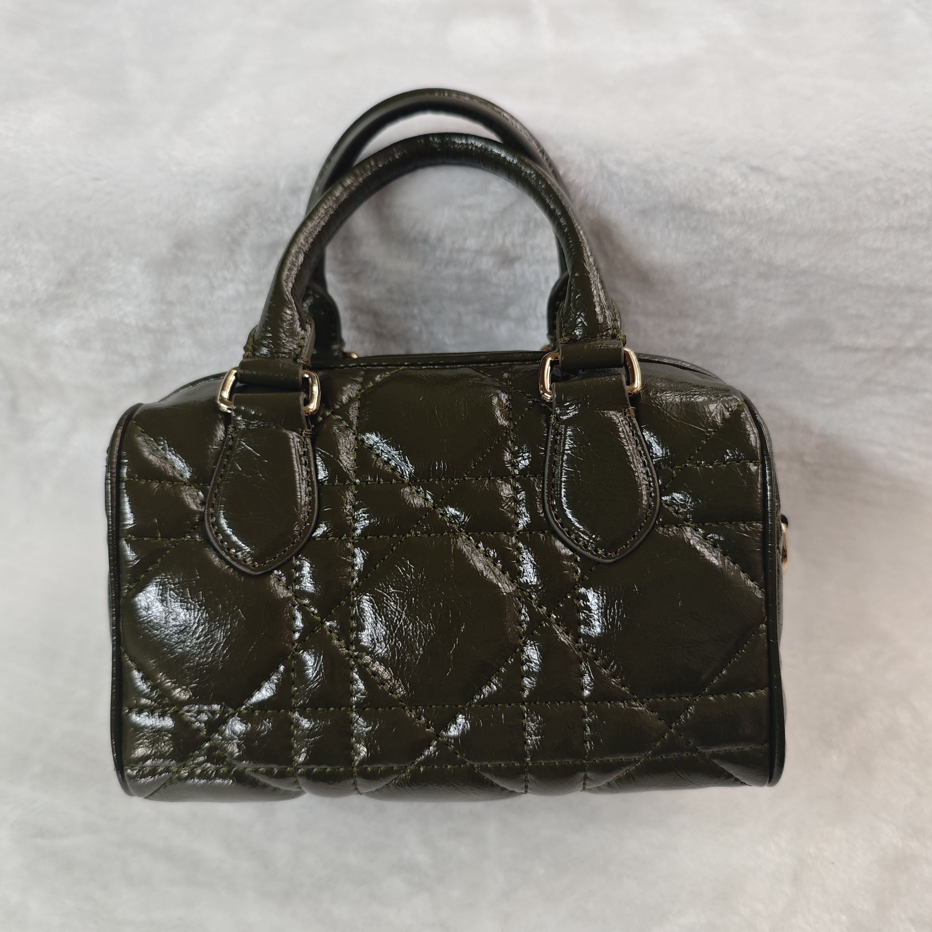 【苔藓绿】 菱格绣线高级感手提枕头包