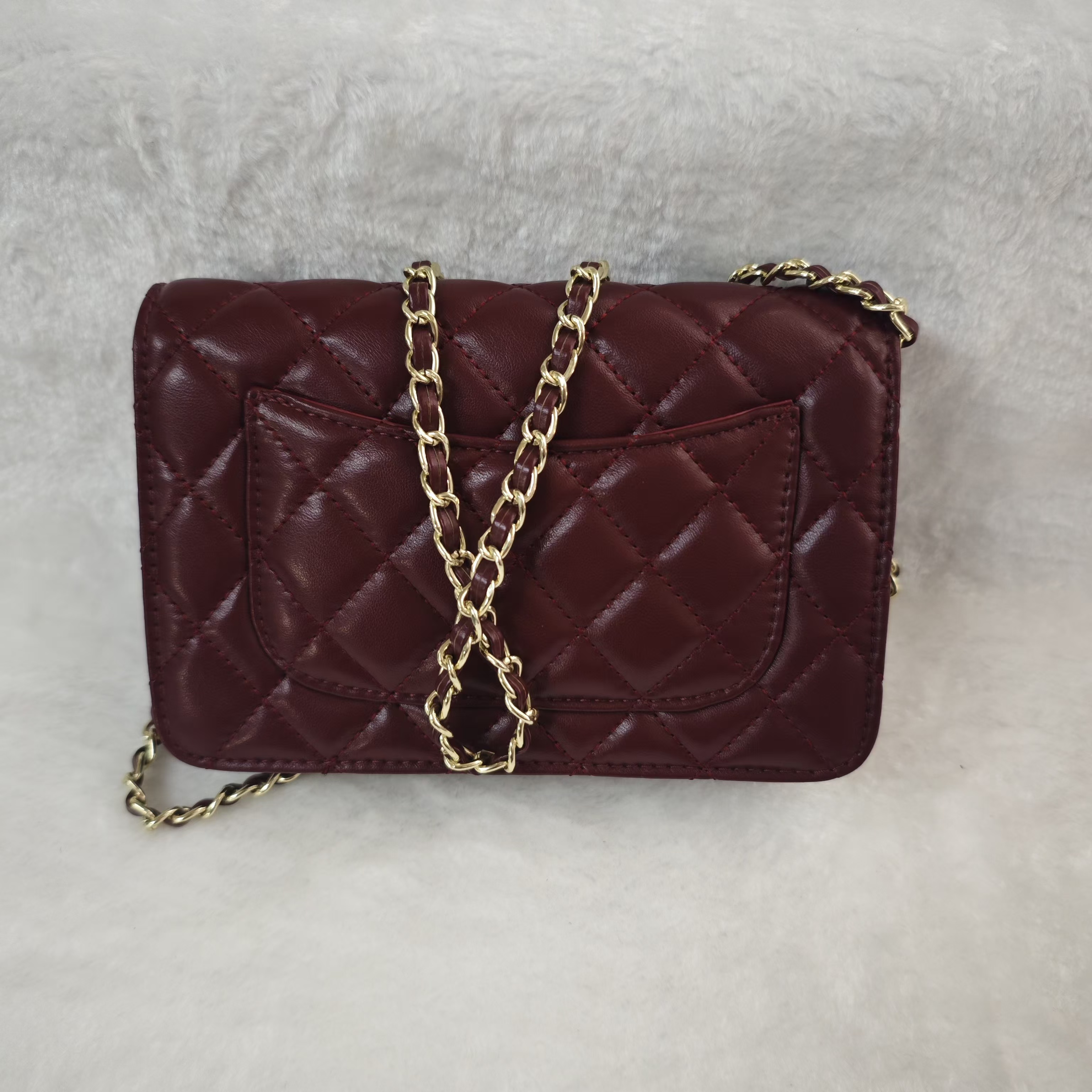 经典简约款菱格绣线链条包