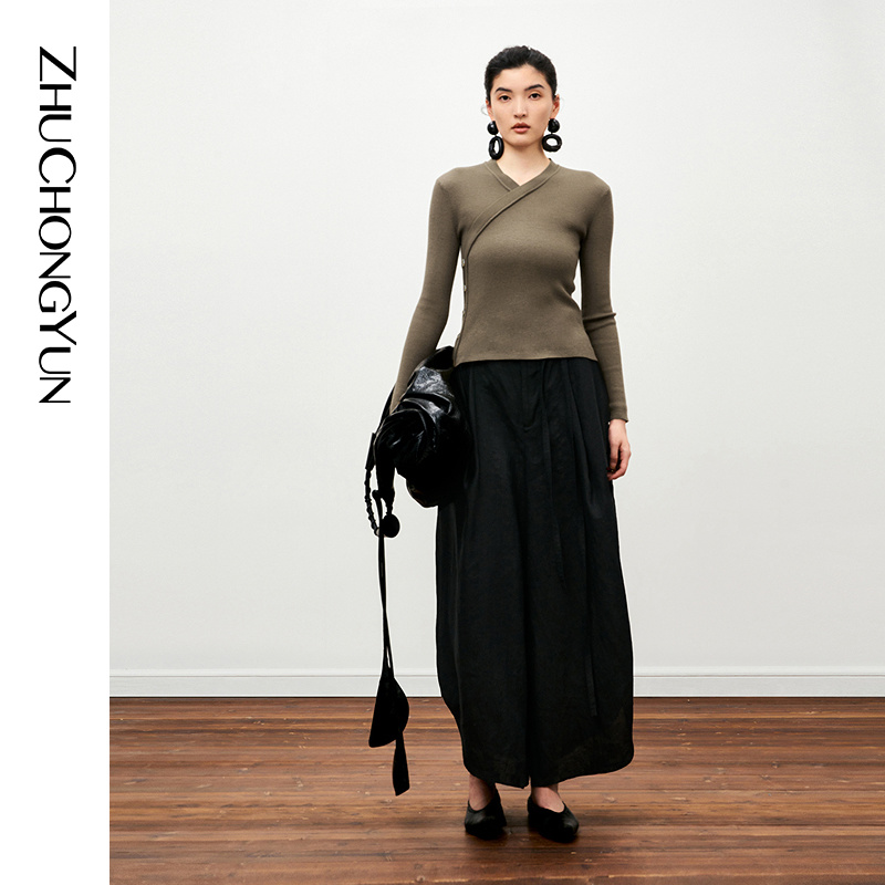 ZHUCHONGYUN冬茶褐色斜襟新中式V领针织上衣CCEG4906M
