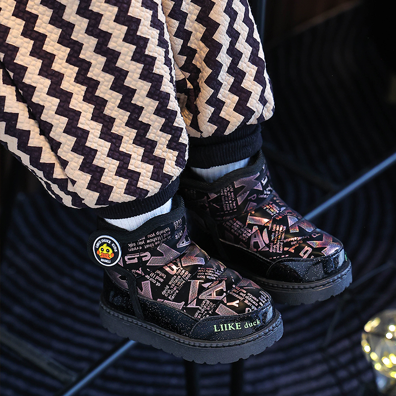 LiuZaiTu/溜仔兔儿童雪地靴卡通保暖宝宝靴子防水室外儿童皮面