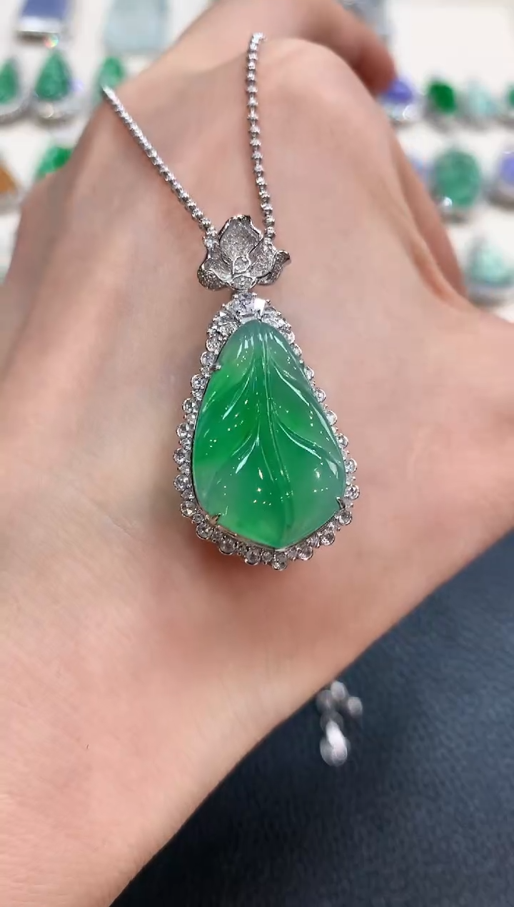 【闪购商品】翡翠吊坠(不含链)18K金镶嵌n71