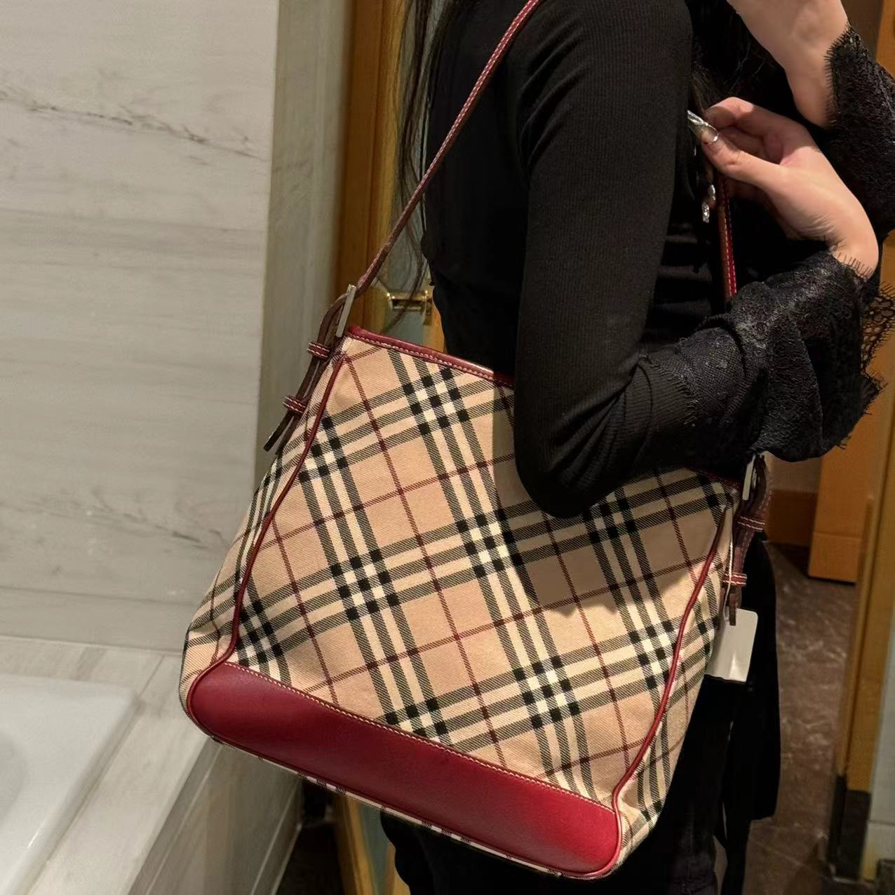 95新 BURBERRY/博柏利 809/单肩包