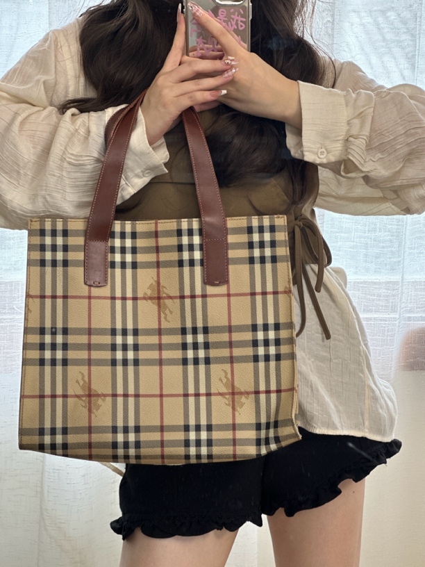 95新 BURBERRY/博柏利 单肩包/sk274