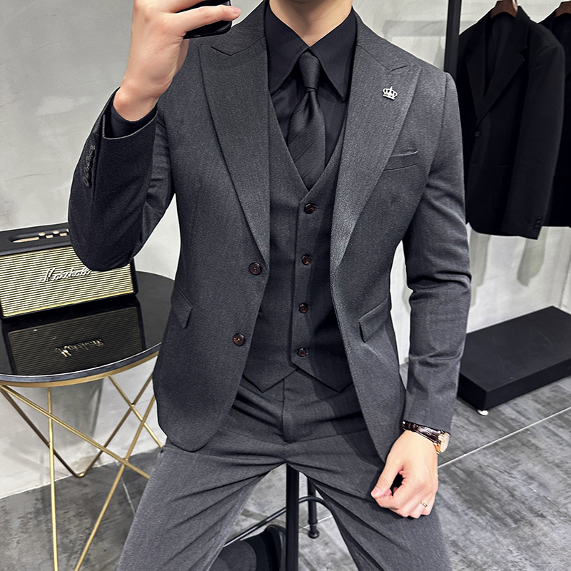 男士婚礼两粒扣戗驳领双开叉西服韩版修身商务英伦风西装三件套潮
