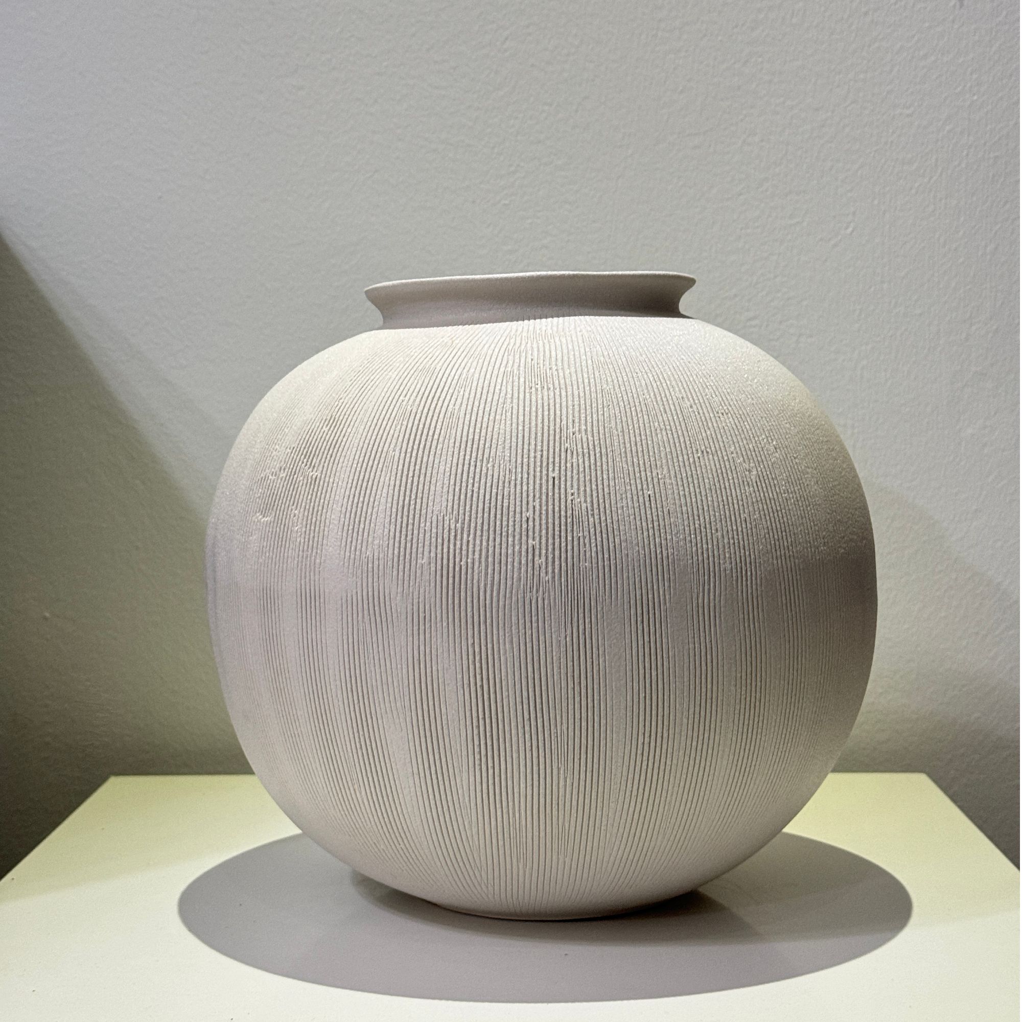 手工雕刻石材质感陶瓷花瓶大肚瓶美式