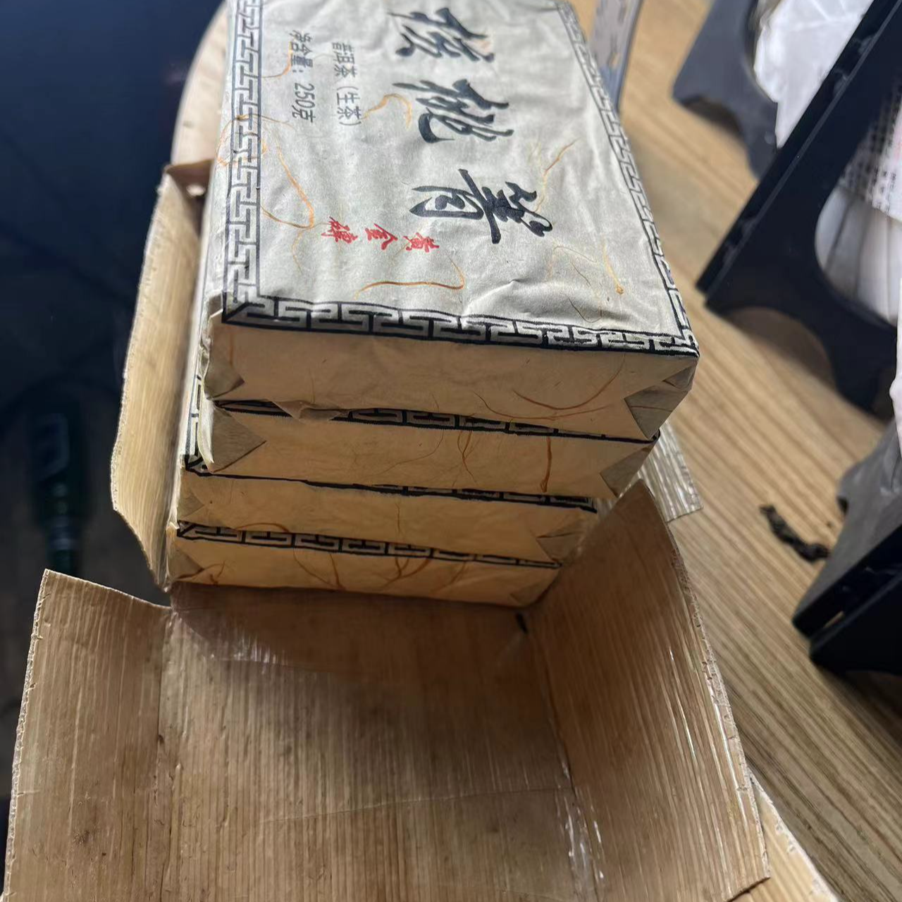 2024永德大雪山核桃箐古树黄金砖长期储存手工黄金砖云南大叶种