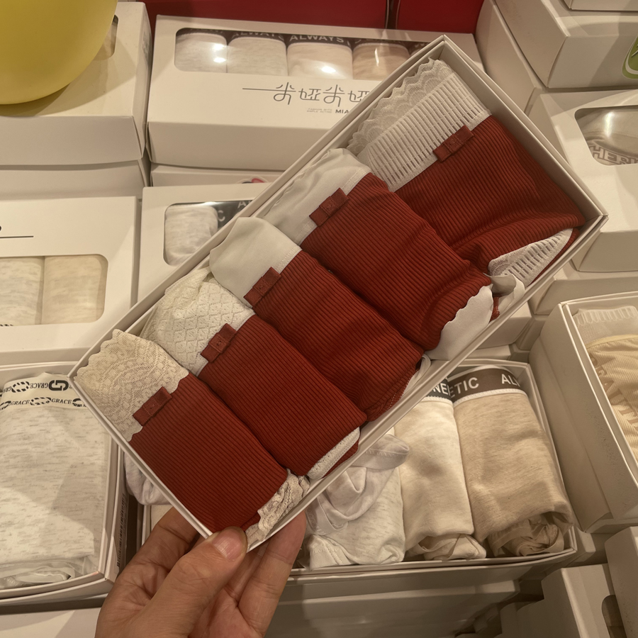 5条礼盒装本命年大红色内裤女酒红磨毛女生结婚裤头安可拉红蛇年