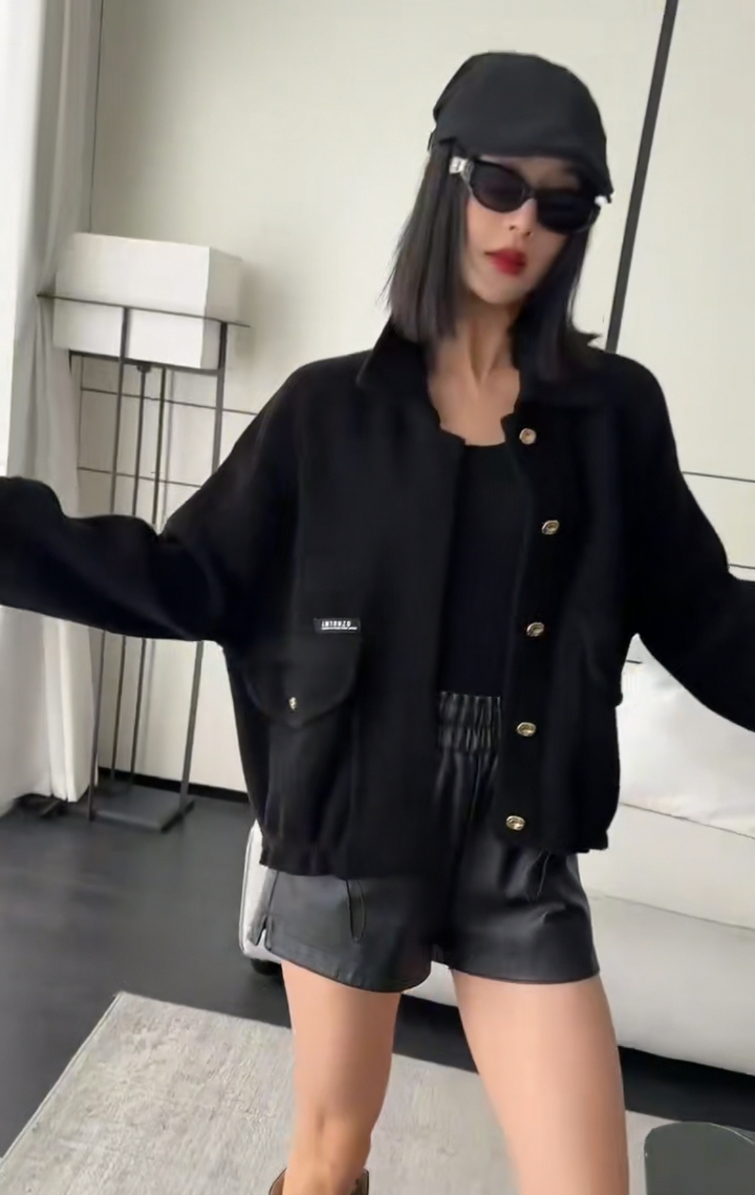 依美阁女装推介新款短款呢外套