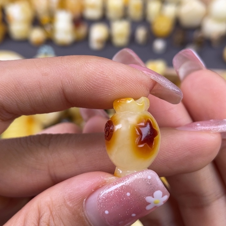 琥珀裸石未镶嵌木**^蜜蜡