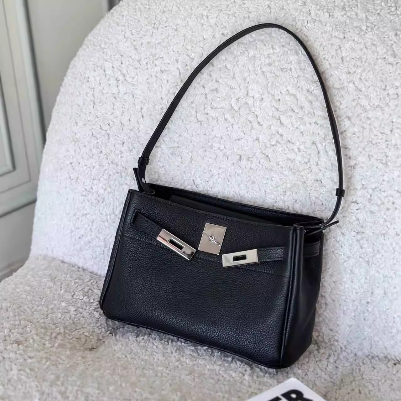 高级感真皮腋下小方包女2024新款秋冬百搭斜跨包