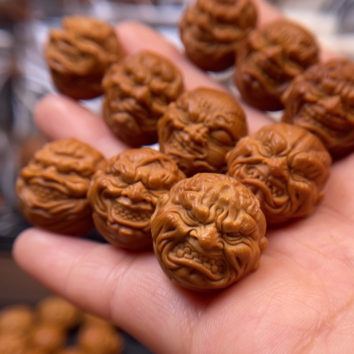 【闪购商品】橄榄核雕暴****人2.1恶僧