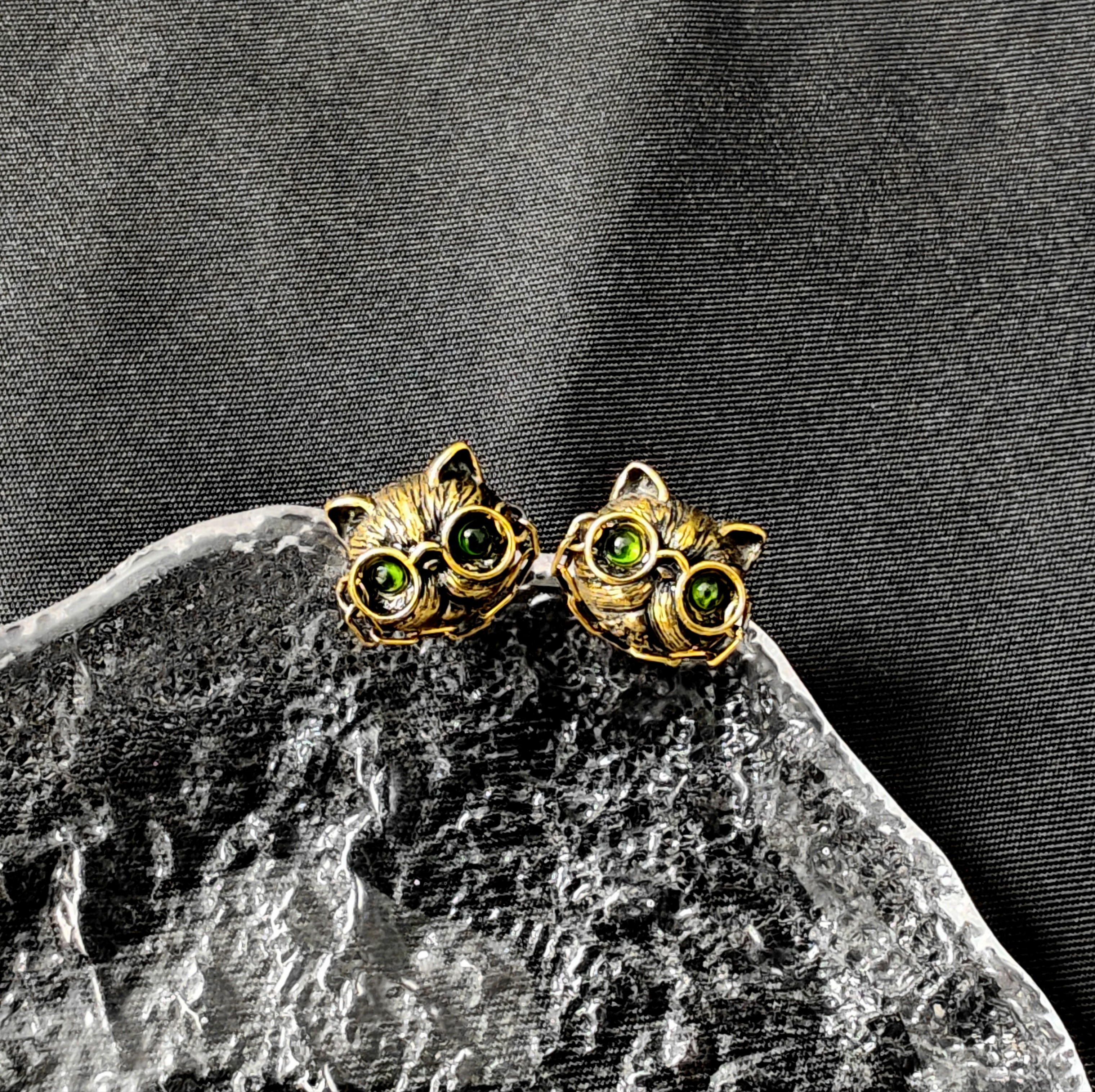 周帝王电黑金黄金复古猫猫耳钉时尚潮流足金欧美简约气质足金耳饰