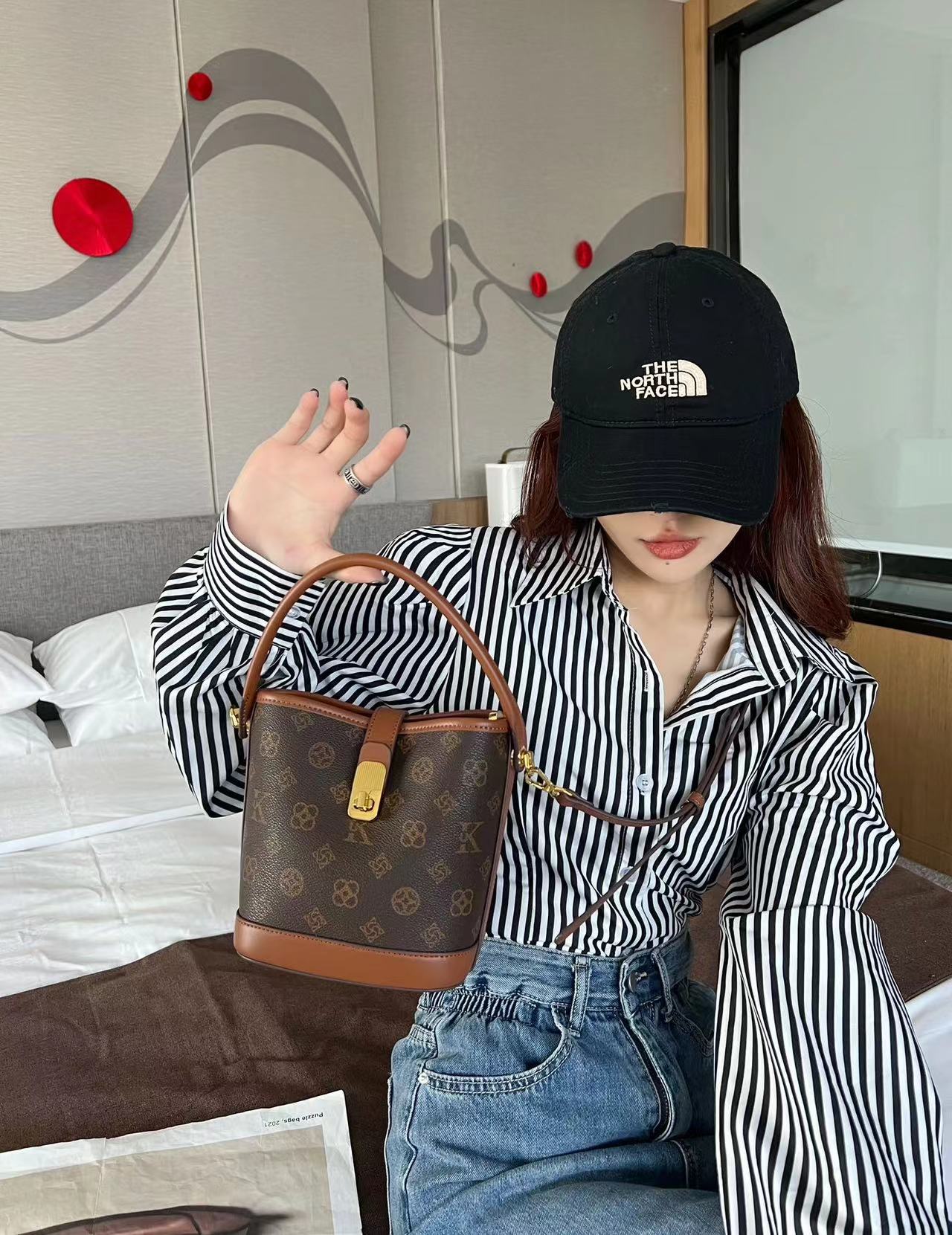 定制百搭网红时尚单间腋下斜挎水桶包＃