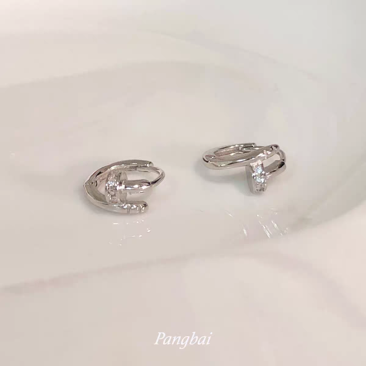 925银莫桑石耳饰 S925纯银设计感耳扣超闪镶钻耳骨环百搭小众轻奢