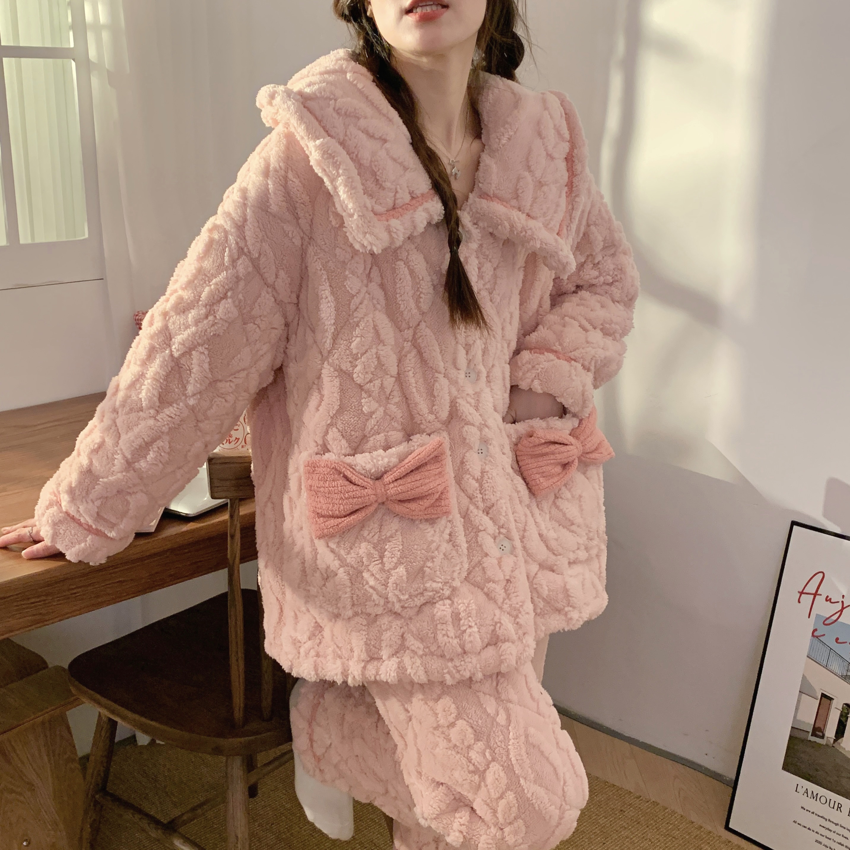 少女蝴蝶结睡衣女款秋冬季珊瑚绒三层夹棉网红保暖加厚家居服套装