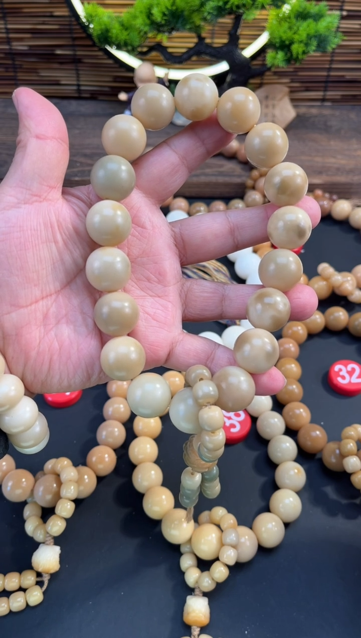 【闪购商品】菩提根/象牙果手串飘花 18籽