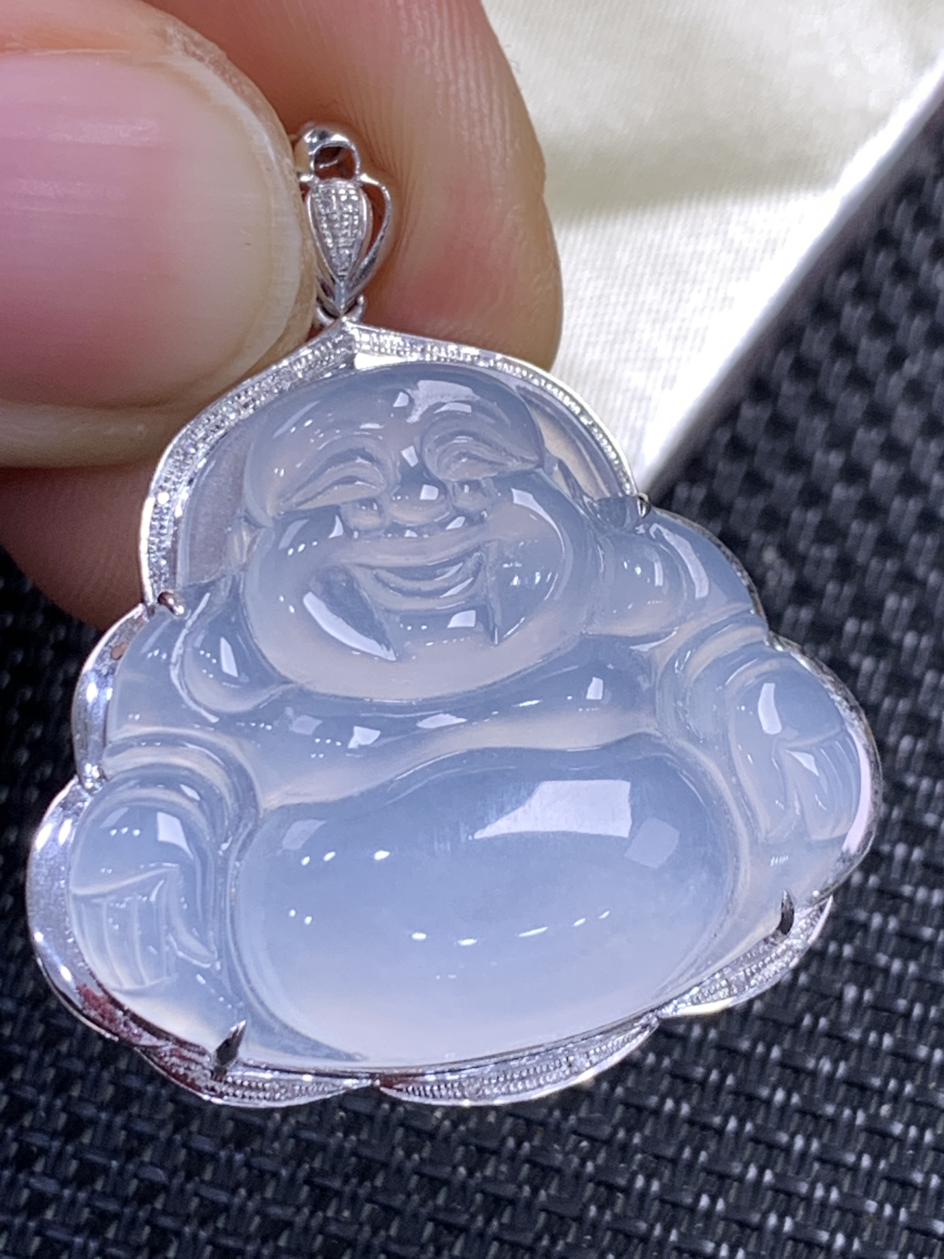 18K金镶嵌天然佛公吊坠