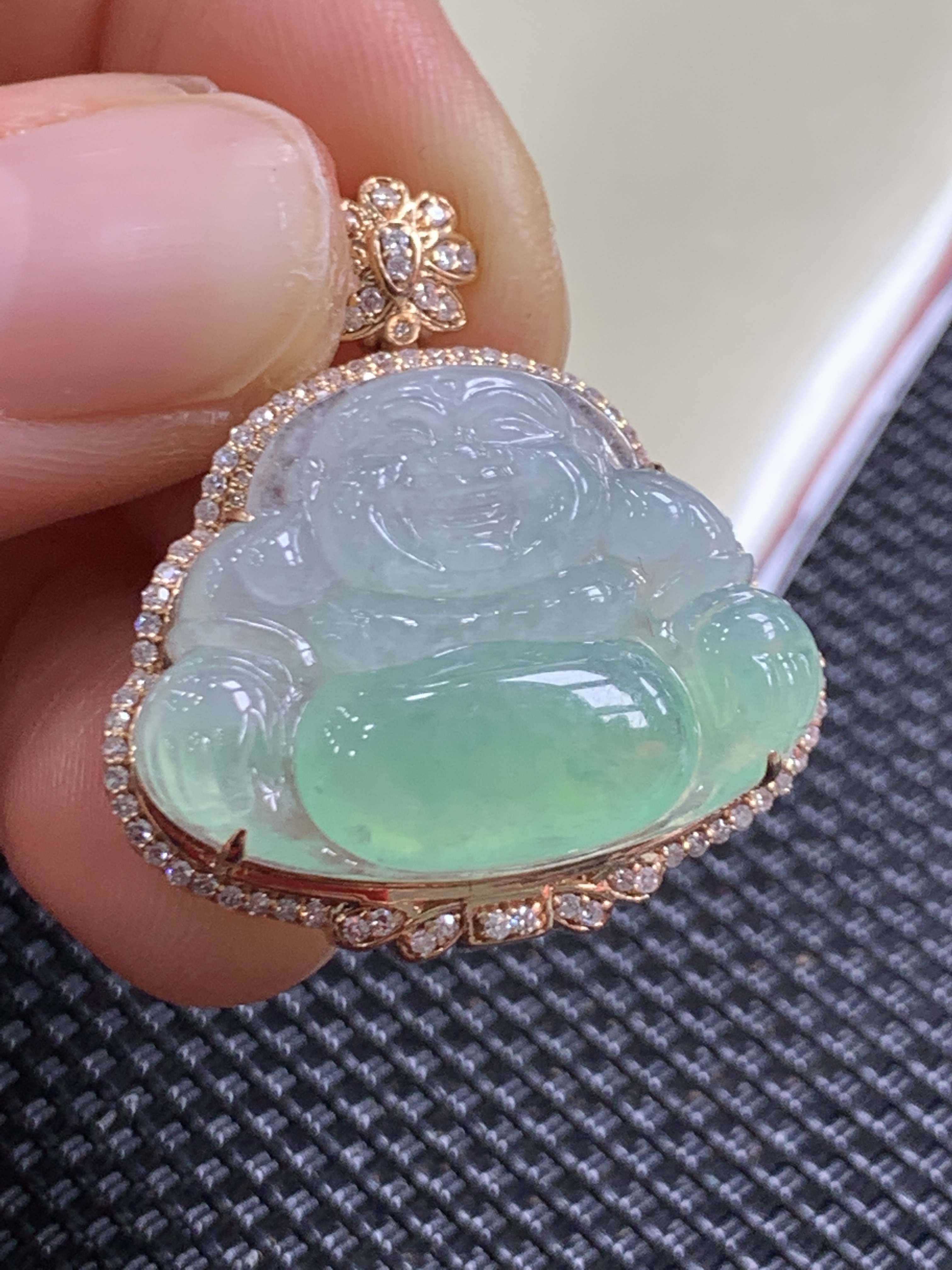 18K金镶嵌天然佛公吊坠